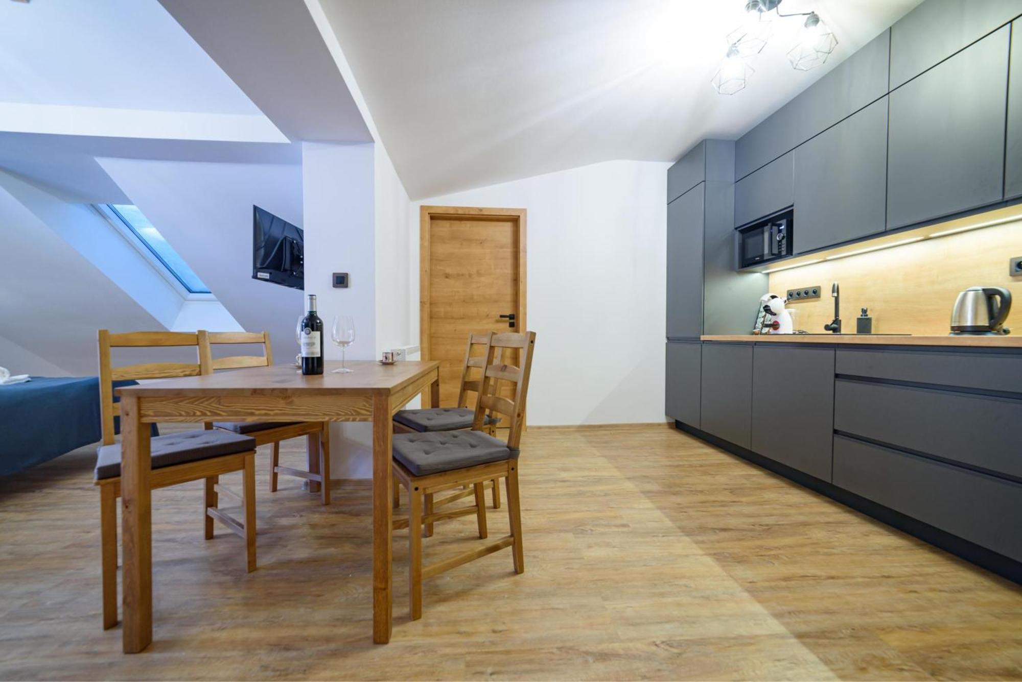 Apartman Na Hurce Horni Plana Luaran gambar